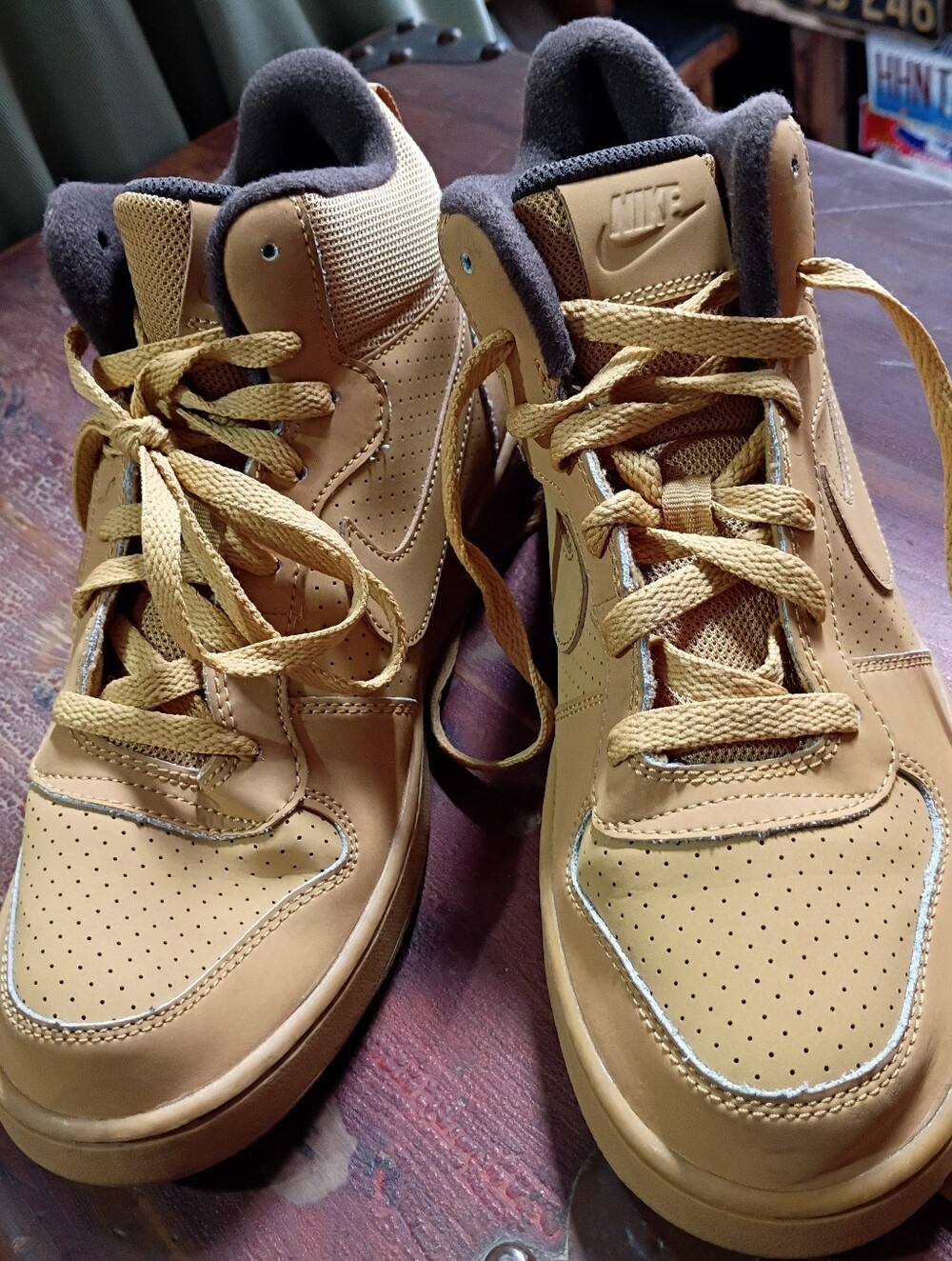 Nike Unisex Youth's Mid-Top Sneakers in Wheat/Tan